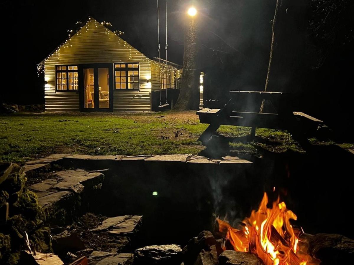 Cuckoo Cabin, Tyn Y Cwm Eglwys-Fach Eksteriør billede